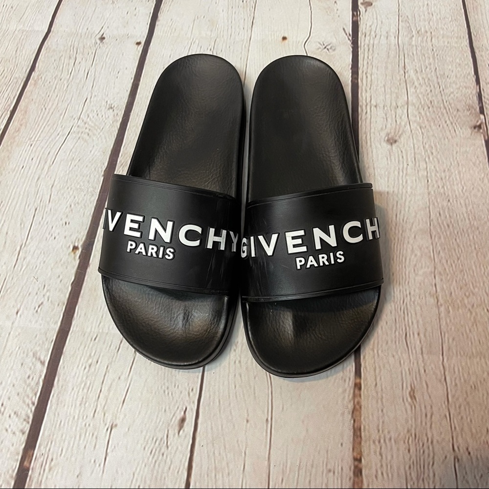 Givenchy logo rubber pool slides